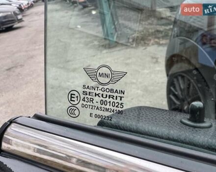 Черный Мини Hatch, объемом двигателя 1.6 л и пробегом 249 тыс. км за 12000 $, фото 56 на Automoto.ua