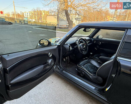 Чорний Міні Hatch, об'ємом двигуна 1.6 л та пробігом 120 тис. км за 6500 $, фото 27 на Automoto.ua