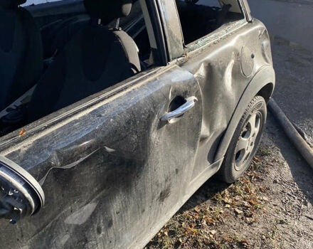 Чорний Міні Hatch, об'ємом двигуна 1.6 л та пробігом 197 тис. км за 3500 $, фото 3 на Automoto.ua