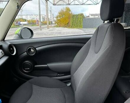 Черный Мини Hatch, объемом двигателя 1.6 л и пробегом 190 тыс. км за 7700 $, фото 5 на Automoto.ua