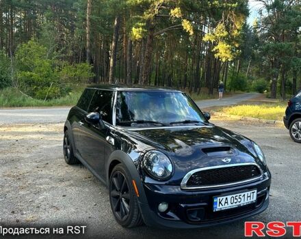 Чорний Міні Hatch, об'ємом двигуна 1.6 л та пробігом 146 тис. км за 10500 $, фото 1 на Automoto.ua