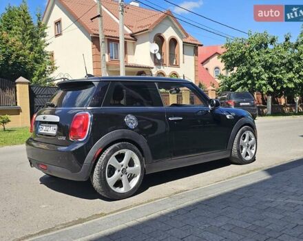 Черный Мини Hatch, объемом двигателя 1.5 л и пробегом 249 тыс. км за 7200 $, фото 4 на Automoto.ua