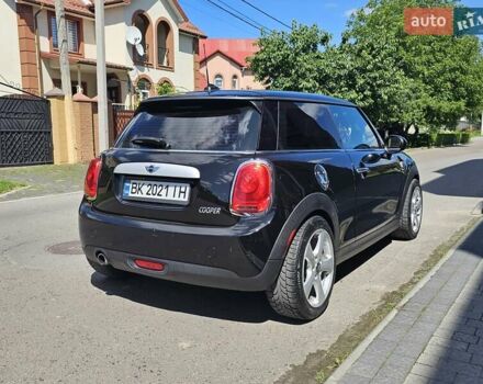 Черный Мини Hatch, объемом двигателя 1.5 л и пробегом 249 тыс. км за 7200 $, фото 5 на Automoto.ua