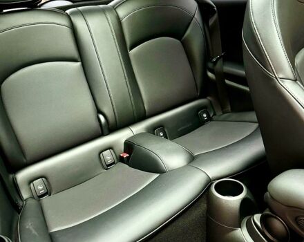 Чорний Міні Hatch, об'ємом двигуна 2 л та пробігом 83 тис. км за 17000 $, фото 6 на Automoto.ua