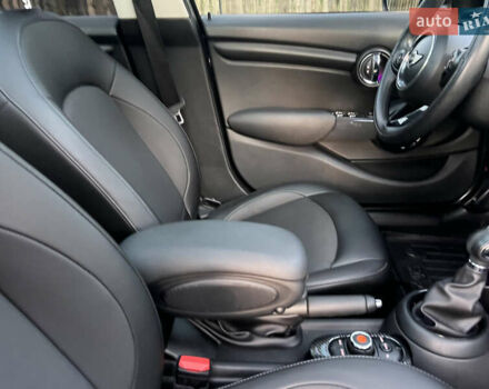 Черный Мини Hatch, объемом двигателя 1.5 л и пробегом 60 тыс. км за 12950 $, фото 107 на Automoto.ua