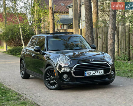 Черный Мини Hatch, объемом двигателя 1.5 л и пробегом 60 тыс. км за 12950 $, фото 2 на Automoto.ua