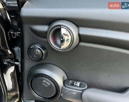 Черный Мини Hatch, объемом двигателя 1.5 л и пробегом 60 тыс. км за 12950 $, фото 84 на Automoto.ua