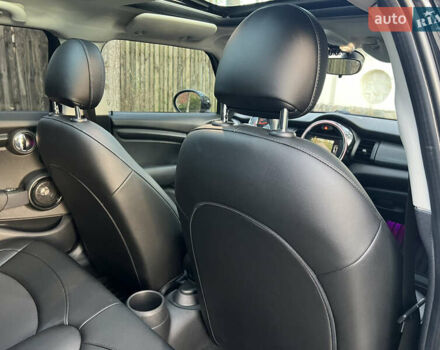 Черный Мини Hatch, объемом двигателя 1.5 л и пробегом 60 тыс. км за 12950 $, фото 86 на Automoto.ua