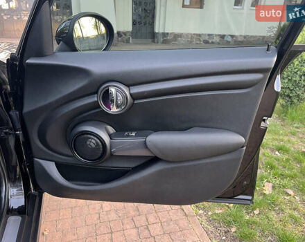 Черный Мини Hatch, объемом двигателя 1.5 л и пробегом 60 тыс. км за 12950 $, фото 93 на Automoto.ua