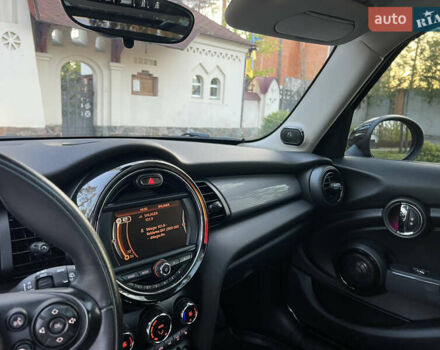 Черный Мини Hatch, объемом двигателя 1.5 л и пробегом 60 тыс. км за 12950 $, фото 56 на Automoto.ua