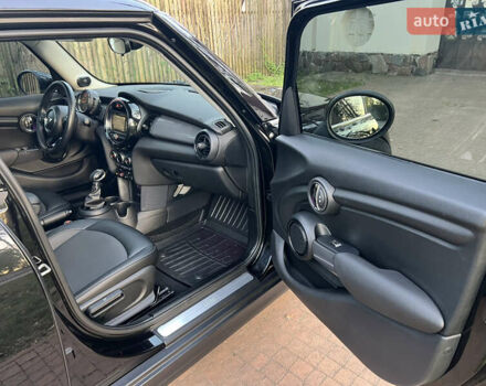Черный Мини Hatch, объемом двигателя 1.5 л и пробегом 60 тыс. км за 12950 $, фото 91 на Automoto.ua