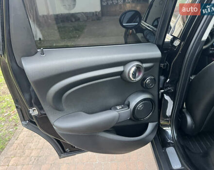 Черный Мини Hatch, объемом двигателя 1.5 л и пробегом 60 тыс. км за 12950 $, фото 135 на Automoto.ua