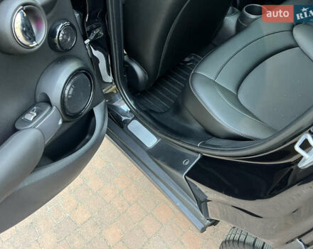 Черный Мини Hatch, объемом двигателя 1.5 л и пробегом 60 тыс. км за 12950 $, фото 77 на Automoto.ua