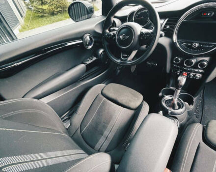 Черный Мини Hatch, объемом двигателя 2 л и пробегом 60 тыс. км за 27000 $, фото 2 на Automoto.ua
