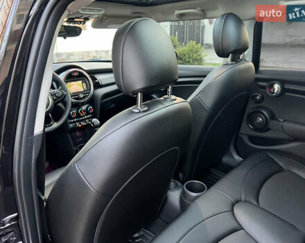 Черный Мини Hatch, объемом двигателя 1.5 л и пробегом 60 тыс. км за 12950 $, фото 134 на Automoto.ua