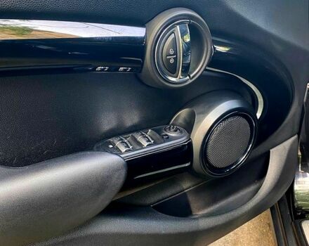 Чорний Міні Hatch, об'ємом двигуна 1.5 л та пробігом 58 тис. км за 21000 $, фото 8 на Automoto.ua
