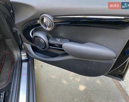 Чорний Міні Hatch, об'ємом двигуна 2 л та пробігом 58 тис. км за 17600 $, фото 23 на Automoto.ua