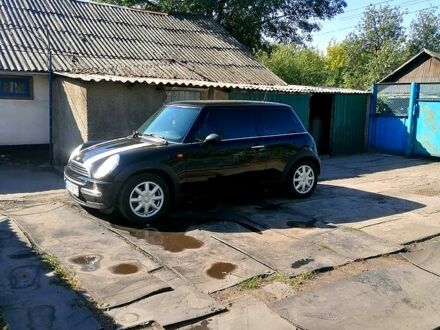 Чорний Міні Hatch, об'ємом двигуна 1.6 л та пробігом 230 тис. км за 4500 $, фото 1 на Automoto.ua