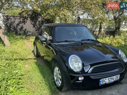 Мини Hatch 2004 в Киеве на Automoto.ua Черный Мини Hatch, объемом двигателя 1.6 л и пробегом 132 тыс. км за 5200 $, фото 1 на Automoto.ua