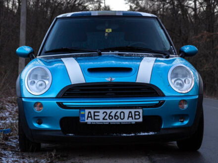 Чорний Міні Hatch, об'ємом двигуна 1.6 л та пробігом 195 тис. км за 5999 $, фото 1 на Automoto.ua