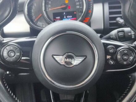 Чорний Міні Hatch, об'ємом двигуна 1.5 л та пробігом 99 тис. км за 18500 $, фото 1 на Automoto.ua