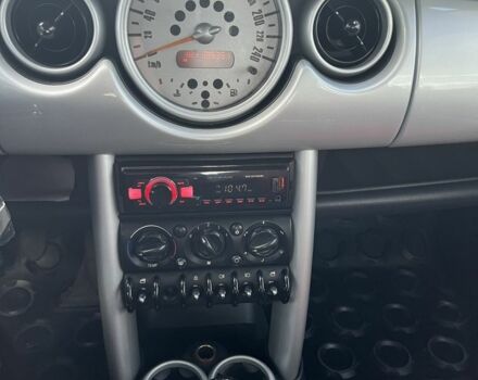 Красный Мини Hatch, объемом двигателя 1.6 л и пробегом 193 тыс. км за 4000 $, фото 13 на Automoto.ua