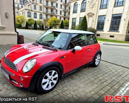 Красный Мини Hatch, объемом двигателя 1.6 л и пробегом 167 тыс. км за 5600 $, фото 2 на Automoto.ua