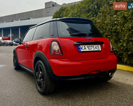 Красный Мини Hatch, объемом двигателя 1.6 л и пробегом 133 тыс. км за 6300 $, фото 2 на Automoto.ua