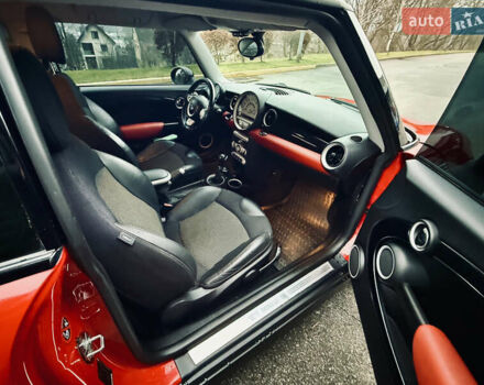 Красный Мини Hatch, объемом двигателя 1.6 л и пробегом 133 тыс. км за 6300 $, фото 10 на Automoto.ua