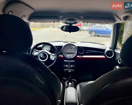 Красный Мини Hatch, объемом двигателя 1.6 л и пробегом 133 тыс. км за 6300 $, фото 11 на Automoto.ua