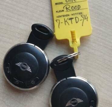 Красный Мини Hatch, объемом двигателя 1.6 л и пробегом 205 тыс. км за 8199 $, фото 45 на Automoto.ua