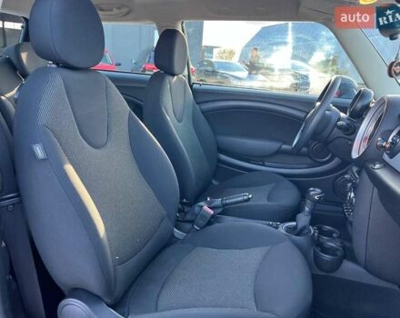 Мини Hatch 2013 в Львове на Automoto.ua Красный Мини Hatch, объемом двигателя 1.6 л и пробегом 55 тыс. км за 9490 $, фото 34 на Automoto.ua