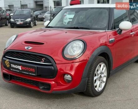 Красный Мини Hatch, объемом двигателя 2 л и пробегом 130 тыс. км за 10990 $, фото 3 на Automoto.ua