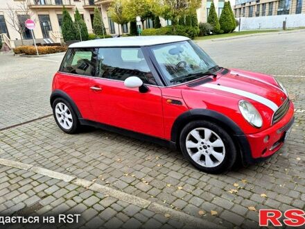 Красный Мини Hatch, объемом двигателя 1.6 л и пробегом 167 тыс. км за 5600 $, фото 1 на Automoto.ua