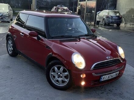 Червоний Міні Hatch, об'ємом двигуна 1.6 л та пробігом 147 тис. км за 3799 $, фото 1 на Automoto.ua