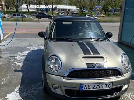 Мини Hatch 2009 в Киеве на Automoto.ua Мини Hatch, объемом двигателя 1.6 л и пробегом 190 тыс. км за 10000 $, фото 1 на Automoto.ua