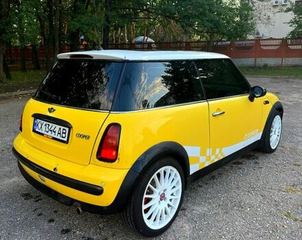 Желтый Мини Hatch, объемом двигателя 1.6 л и пробегом 273 тыс. км за 3500 $, фото 1 на Automoto.ua