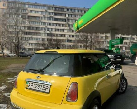 Желтый Мини Hatch, объемом двигателя 1.6 л и пробегом 200 тыс. км за 6200 $, фото 3 на Automoto.ua