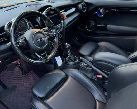 Желтый Мини Hatch, объемом двигателя 2 л и пробегом 150 тыс. км за 11900 $, фото 6 на Automoto.ua