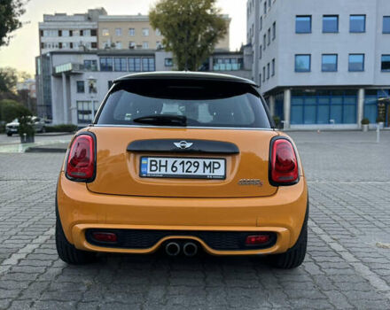 Желтый Мини Hatch, объемом двигателя 2 л и пробегом 150 тыс. км за 11900 $, фото 3 на Automoto.ua