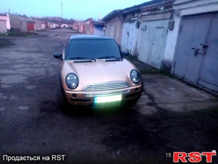 Желтый Мини Hatch, объемом двигателя 1.6 л и пробегом 200 тыс. км за 4800 $, фото 1 на Automoto.ua