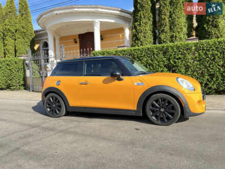 Жовтий Міні Hatch, об'ємом двигуна 2 л та пробігом 115 тис. км за 14500 $, фото 1 на Automoto.ua