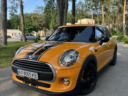 Желтый Мини Hatch, объемом двигателя 1.5 л и пробегом 125 тыс. км за 11800 $, фото 1 на Automoto.ua