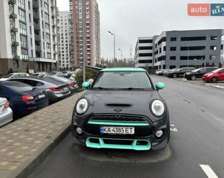 Серый Мини Hatch, объемом двигателя 2 л и пробегом 184 тыс. км за 13900 $, фото 7 на Automoto.ua