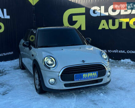 Сірий Міні Hatch, об'ємом двигуна 1.5 л та пробігом 62 тис. км за 14900 $, фото 2 на Automoto.ua