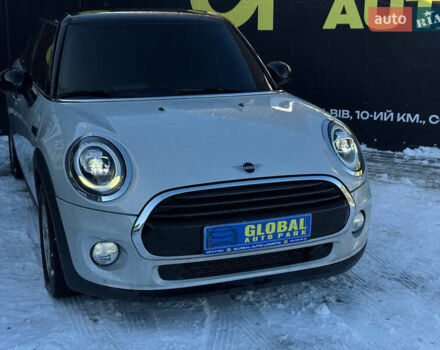 Сірий Міні Hatch, об'ємом двигуна 1.5 л та пробігом 62 тис. км за 14900 $, фото 3 на Automoto.ua