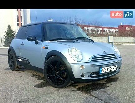 Серый Мини Hatch, объемом двигателя 1.6 л и пробегом 250 тыс. км за 5200 $, фото 1 на Automoto.ua