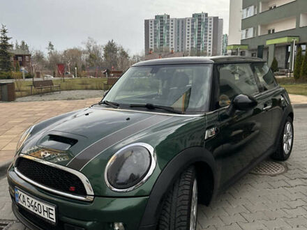 Зеленый Мини Hatch, объемом двигателя 1.6 л и пробегом 189 тыс. км за 9500 $, фото 1 на Automoto.ua