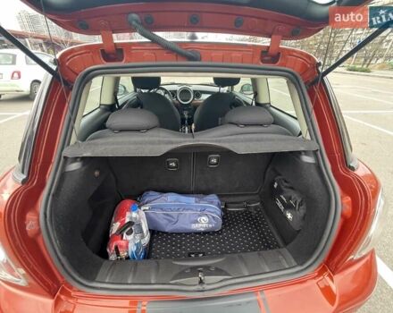 Оранжевый Мини Hatch, объемом двигателя 1.6 л и пробегом 85 тыс. км за 10500 $, фото 12 на Automoto.ua