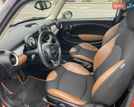 Оранжевый Мини Hatch, объемом двигателя 1.6 л и пробегом 85 тыс. км за 10500 $, фото 8 на Automoto.ua
